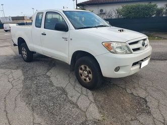 toyota hilux 2.5 d4d 120cv 4x4 cab. corta