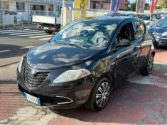 lancia ypsilon 69cv *ideale per neopatentati