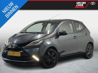 1.0 vvt-i x-play airco camera nl trekhaak