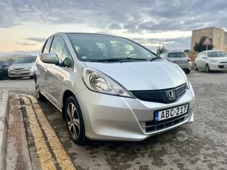 honda fit - japan import - 2013 - automatic