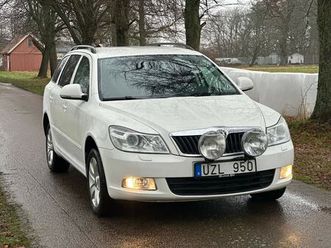 2.0 tdi dpf elegance euro 5, svensksåld. dragkrok.