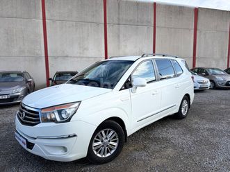ssangyong rodius exdi limited