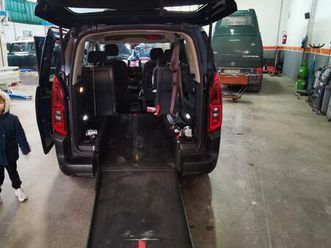 berlingo con pedana per trasporto persone