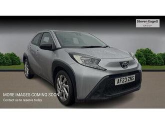 1.0 vvt-i pure hatchback 5dr petrol manual euro 6 (start/stop) (72 ps)-/