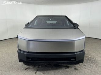 tesla cybertruck cyberbeast, 2026 rok