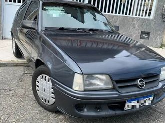 kadett 1.8 ar gelando