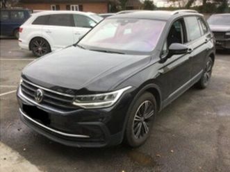 tiguan 2.0tdi dsg *active* ahk+rfk+keyless+swa+...
