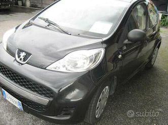 peugeot 107 1.0 5 porte neopatentati