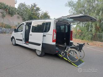 peugeot expert pianale ribassato con rampa disabil