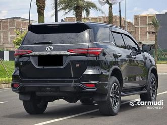 2021 toyota fortuner 2.4 vrz gr sport 4x2 suv