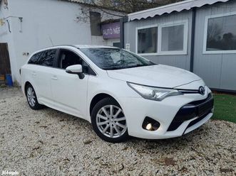 toyota avensis touring sports 2.0 d-4d executiv...