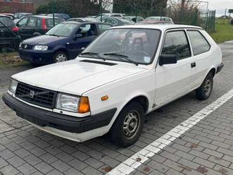 volvo 340 voiture voyageurs 1983