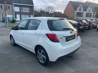 1.5 vvt-i hybrid navi/camera/garantie