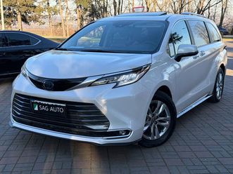 toyota sienna an. 2024