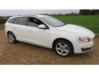 2018 volvo v60 blanc manuel, 6 vitesses conduite à droite...