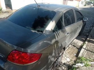 fiat linea absolute 1.9/1.8 flex dualogic 4p 2011