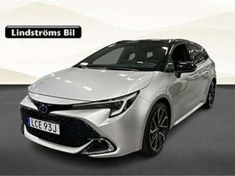 toyota corolla touring sports hybrid executive bi-tone 2.0 196hk v-hjul pano mo