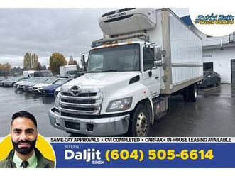 2019 hino 338 26' reefer + liftgate *safety inspected!