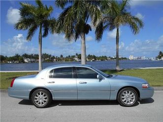 2006 lincoln town car signature limited only 51k miles clean carfax!