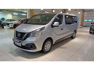 nissan nv300 9-sits kombi 2.9t 2.0 dci aut (dragkrok+värmare)
