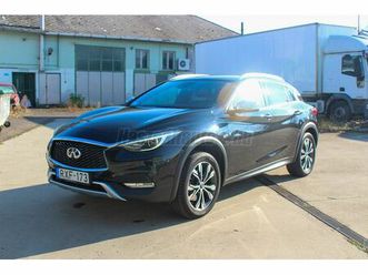 infiniti qx30 2.0t luxe tech awd dct