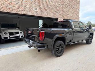 gmc sierra denali 3500hd crew cab - like new -