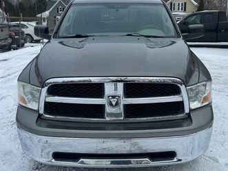 clean 2011 dodge ram 1500 slt 4x4 only 86,000 miles