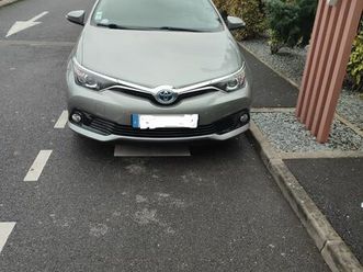 toyota auris ii (2) touring sports 1.8 hybride 136 design business cvt auto