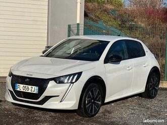 peugeot 208 1.2 puretech 100 cv gt line / 9000 km