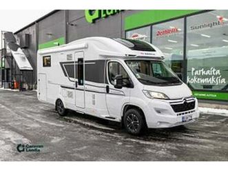 adria adria matrix 670 sl axess **truma gas/el, långbäddar, taksäng**