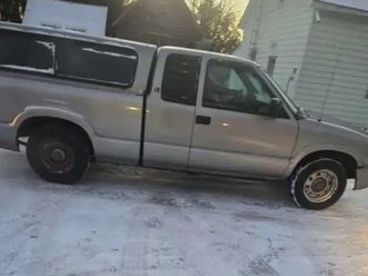 looking to trade or sell my 02 gmc sonoma