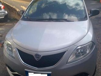 lancia ypsilon 1.2 69 cv 5 porte gpl ecochic plati