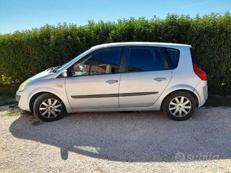 renault scenic ,nessun lavoro da fare.