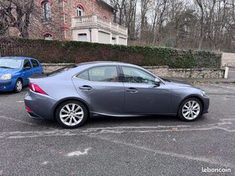 lexus is300h pack luxe et sécurité