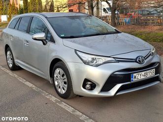 toyota avensis touring sports 1.6 d-4d business edition
