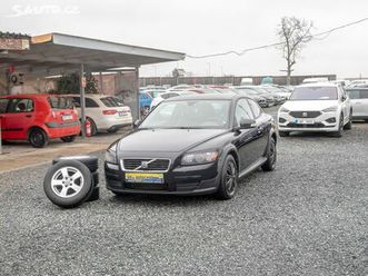 volvo c30 čr 1.6i 74kw – 2x kola