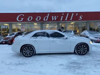 2014 chrysler 300 300s, clean carfax, heated leather, sunroof!