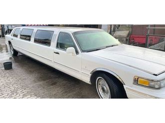 lincoln town car stretch limousine