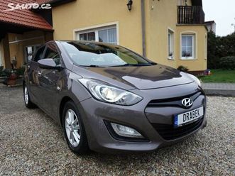 hyundai i30 trikolor 1,4 73 kw