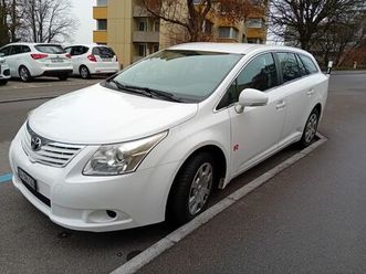 toyota avensis kombi, frisch ab mfk 13.11.2025