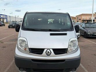 minibus renault trafic 9 places