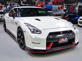 nissan gt-r nismo, 8,800kms! full service history from new!
