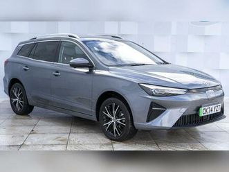 61.1kwh trophy long range auto 5dr