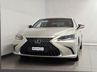 lexus es 300h excellence: réserver un essai sur route !