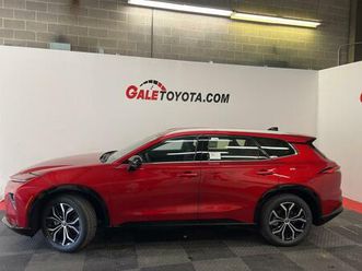 new 2025 toyota crown signia xle