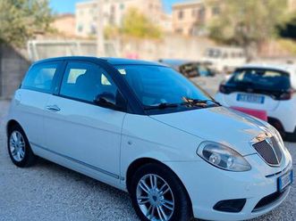 lancia ypsilon 1.2 gpl 2011 neopatentati 135.000km