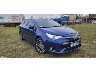 toyota avensis touring sports 2.0 d-4d executiv...