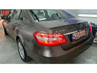 mercedes-benz e 220 top stanje