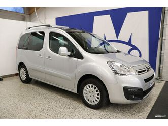 puretech 110 feel, tutkat edessä ja takana, modutop katto, vetokoukku, hieno!