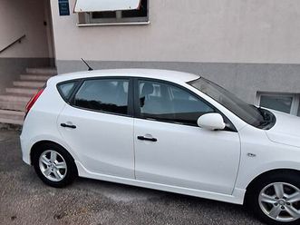 hyundai i30 1,4 16v, 2011 god.